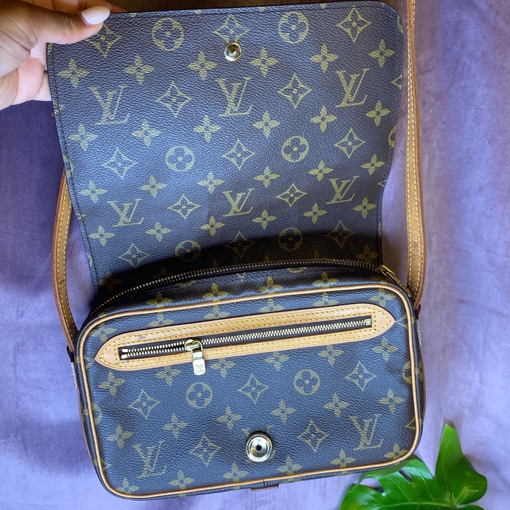 ✨Authentic Louis Vuitton Saint Germain Cross Body✨